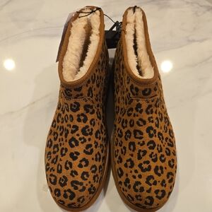 Time and Tru Leopard Print Fleece-Lined Ankle Slippers - Brown and Black